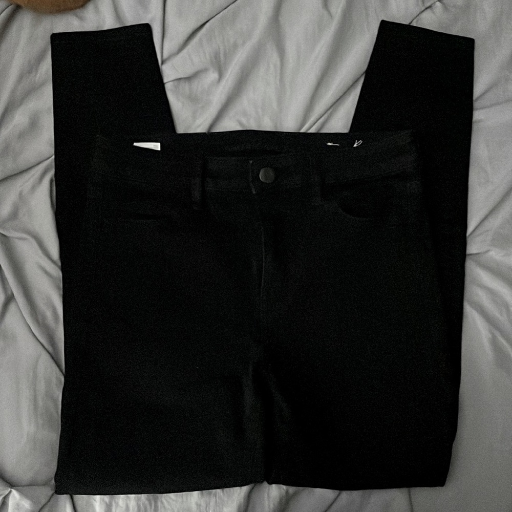 Black American Eagle next level stretch jeans